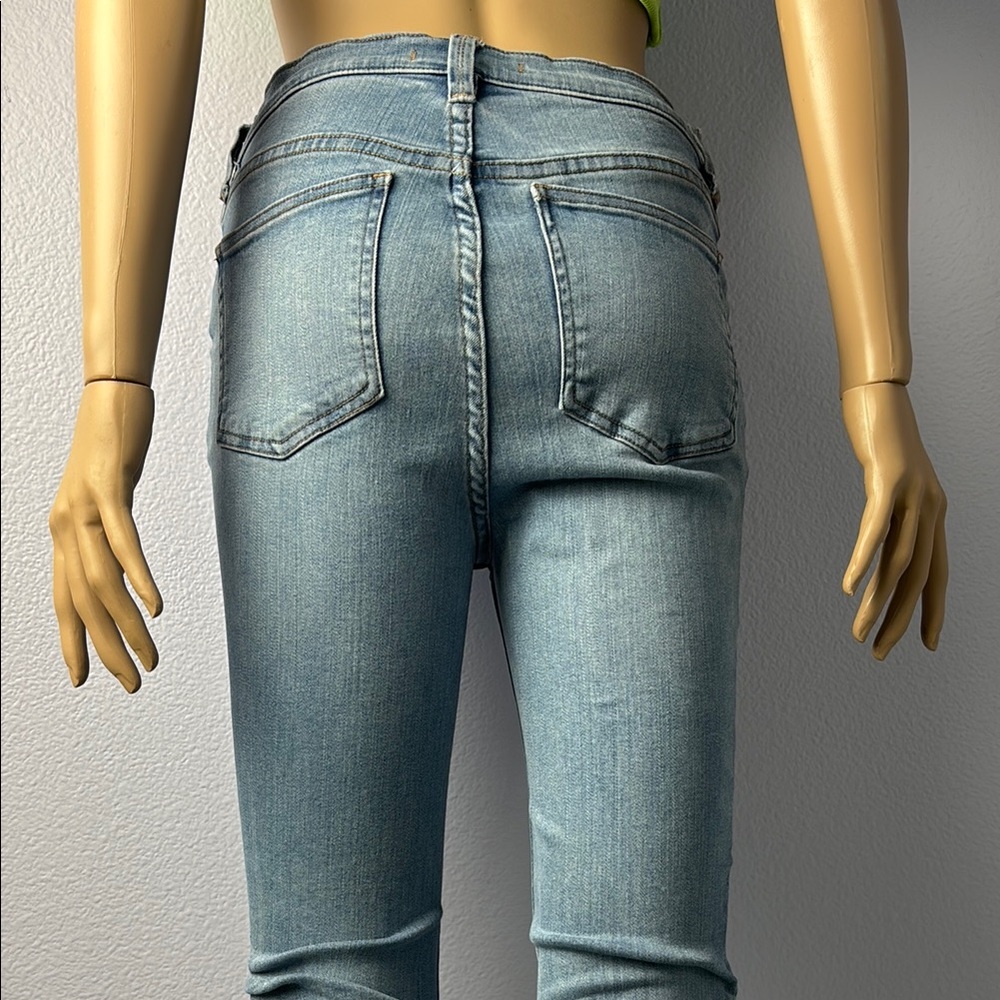 Free People Classic Skinny Leg Blue Jeans No Tags but Branded FP Button n Rivets